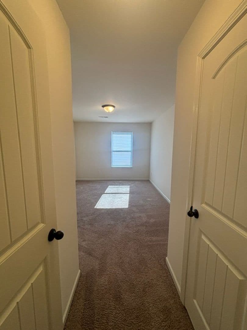 Vine Grove House: 160 Vineland Parkway