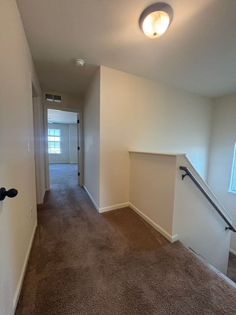 Vine Grove House: 160 Vineland Parkway