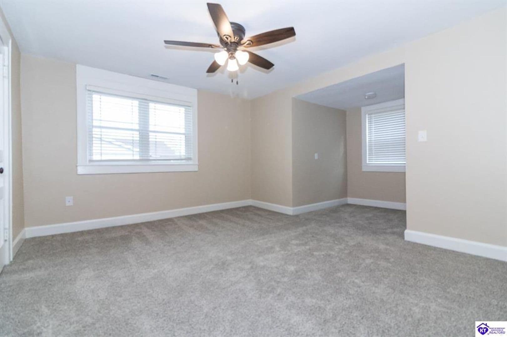 Vine Grove House: 307 Central Avenue