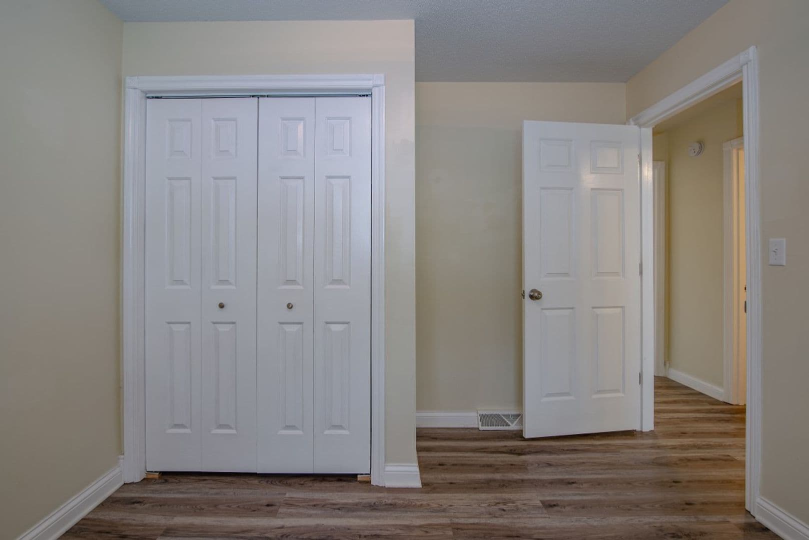 Elizabethtown House: 426 Ridgecrest Road