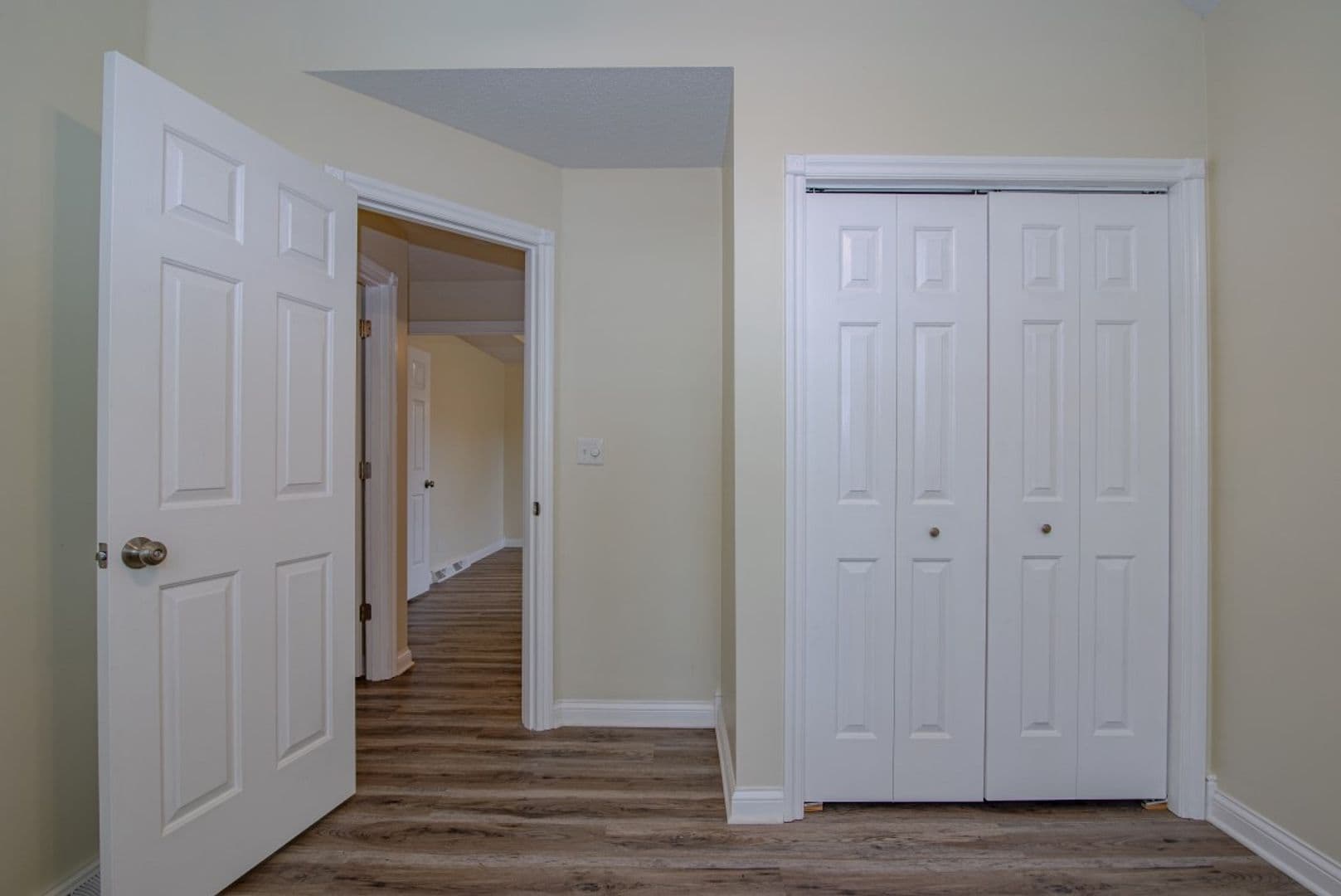 Elizabethtown House: 426 Ridgecrest Road