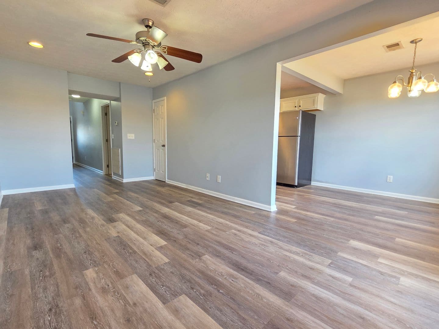 Vine Grove House: 153 Twin Lakes Drive