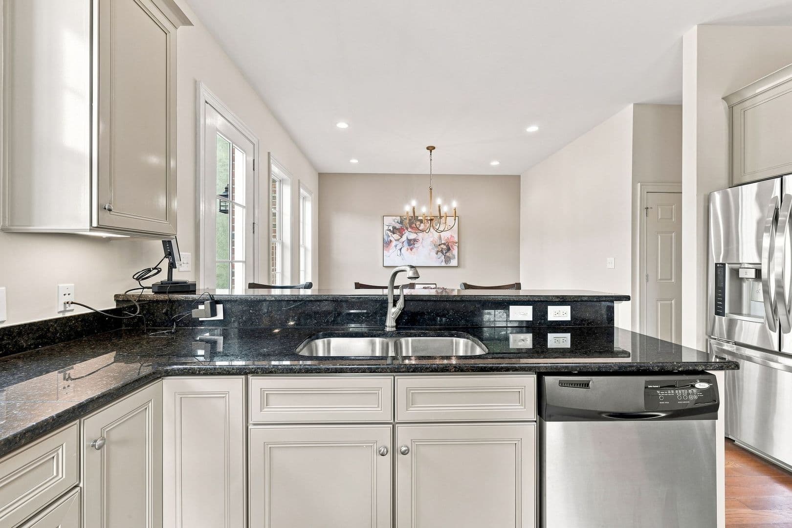 New Bern House: 3908 Harkers Way