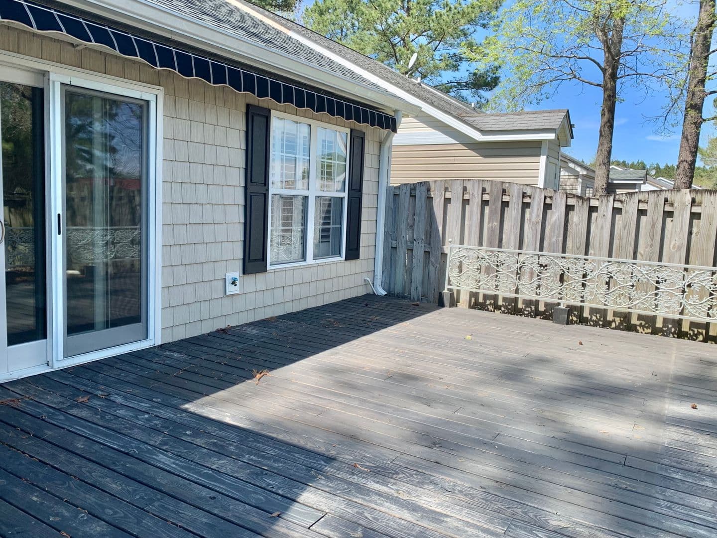 New Bern House: 1003 Tomlinson Blvd