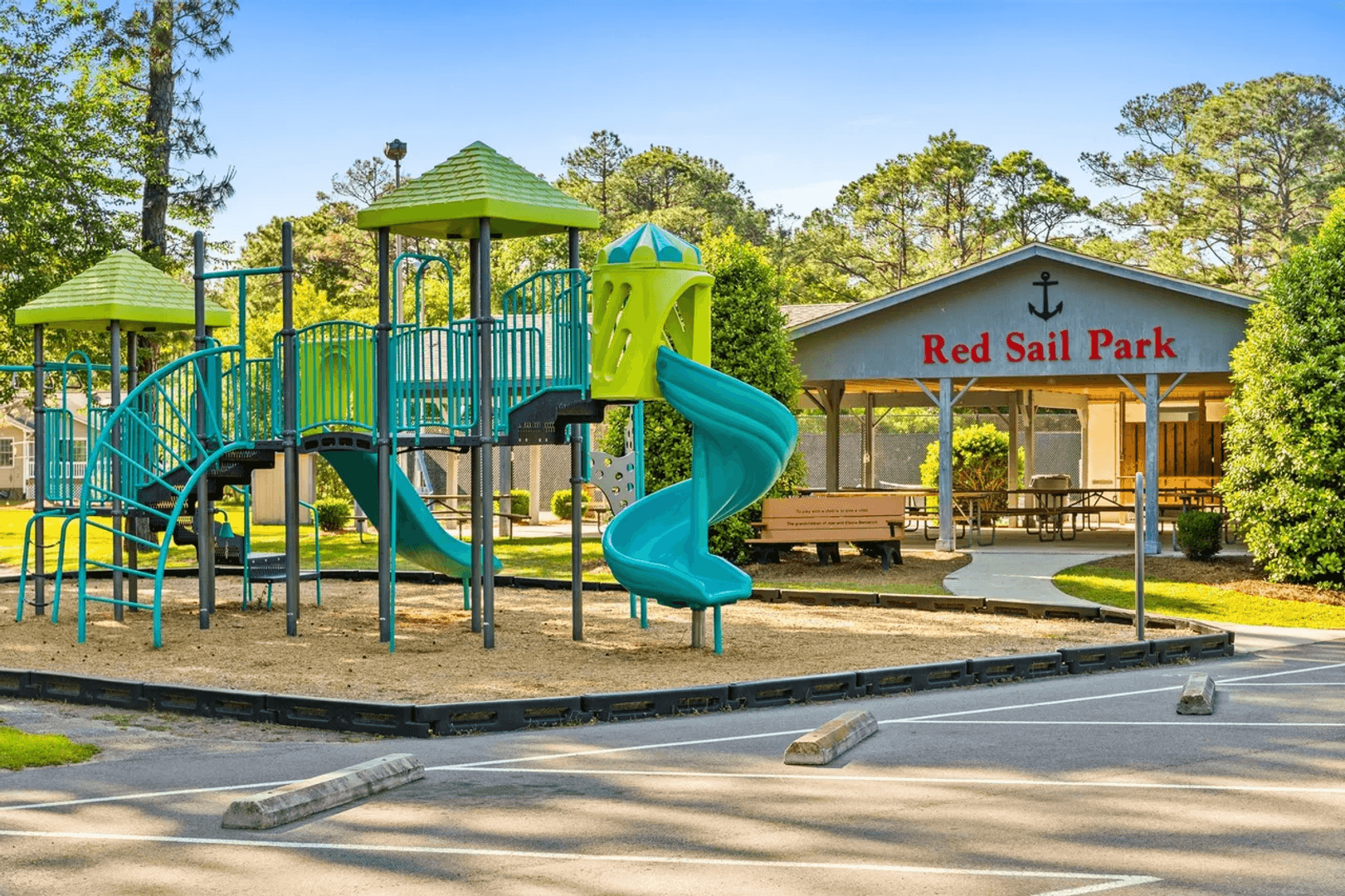 New Bern House: 6112 Harbourside Dr