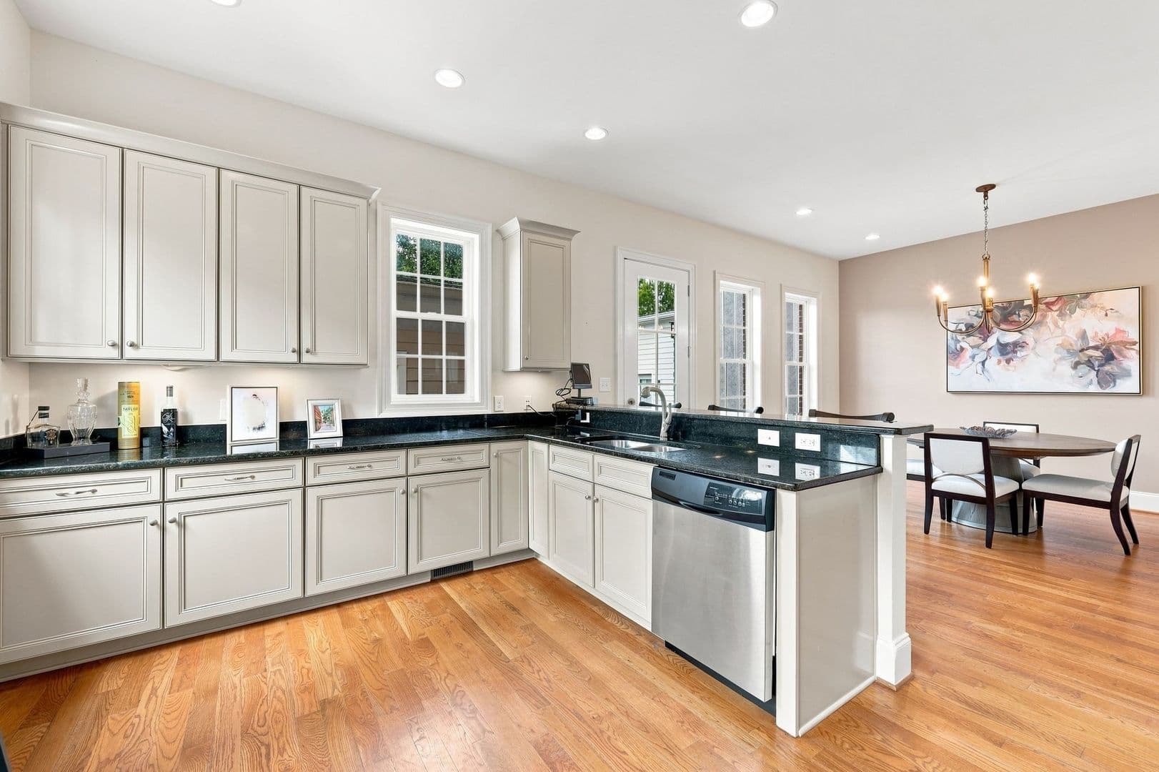 New Bern House: 3908 Harkers Way