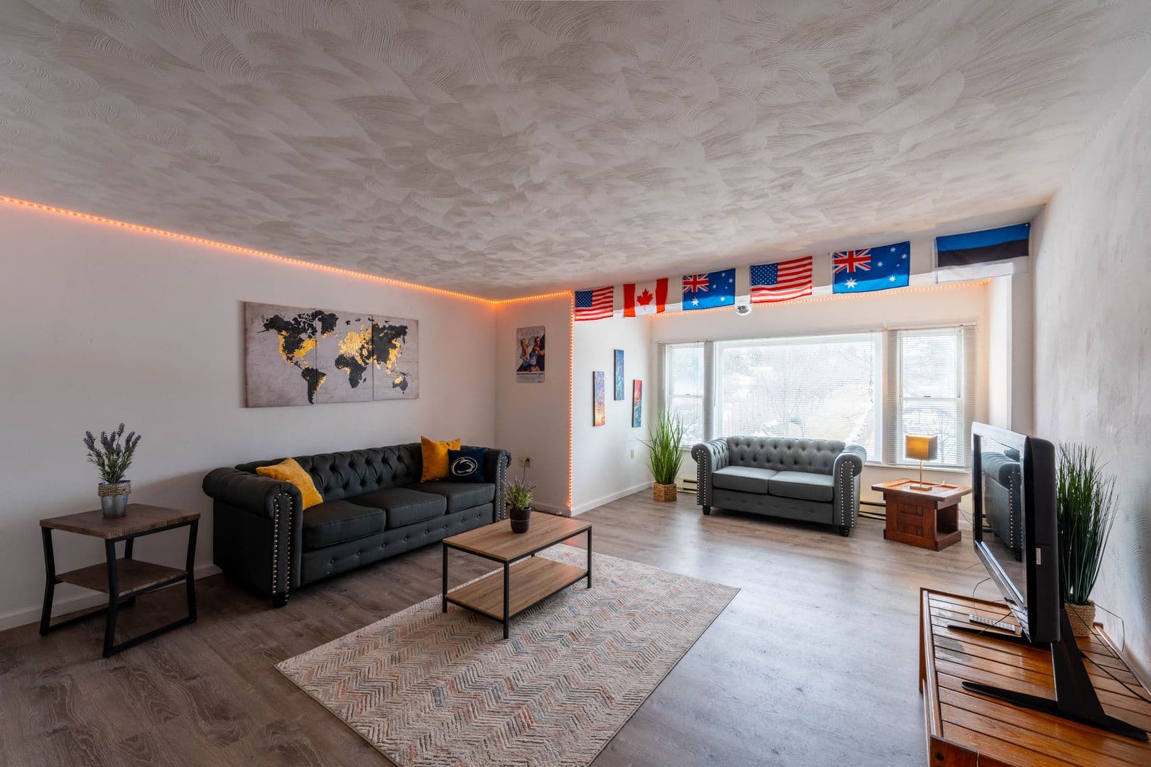 State College Apartment: 219-221-223-225 Waupelani Dr.