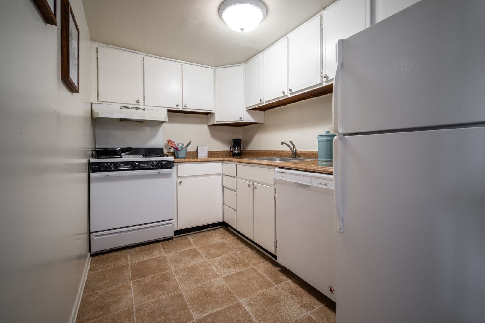 State College Apartment: West Aaron Drive