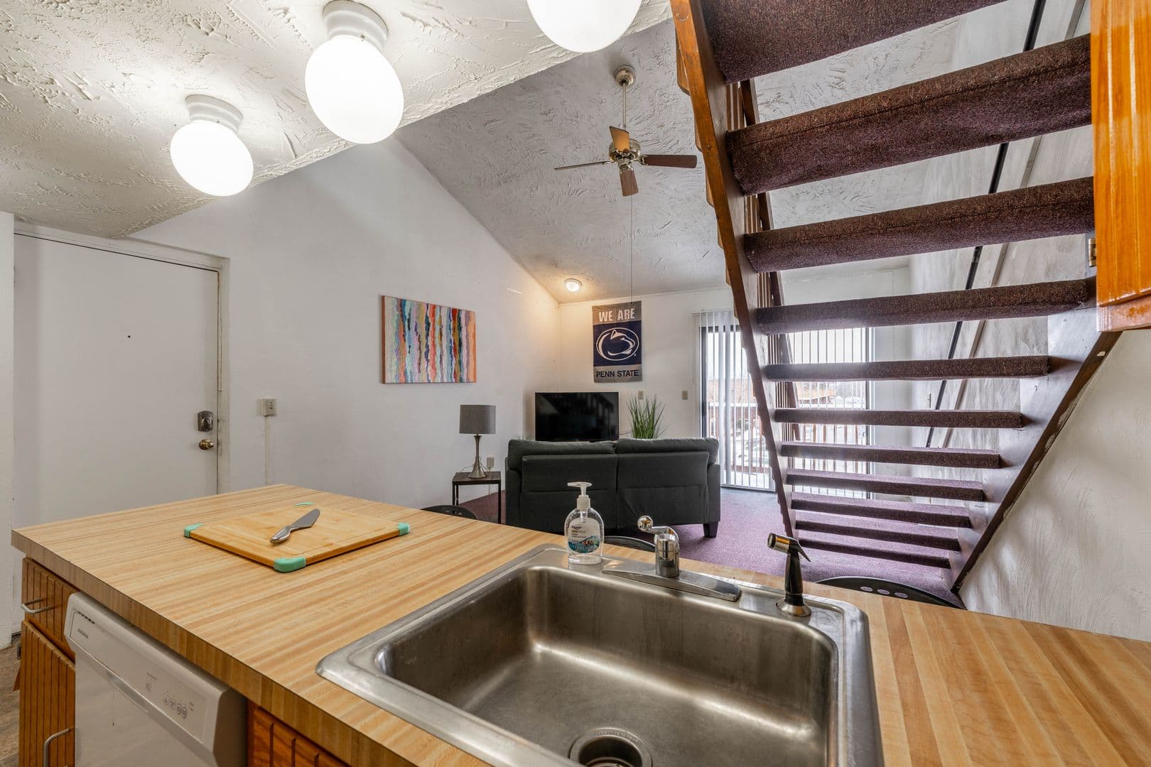 State College Apartment: 728 Bellaire Ave.