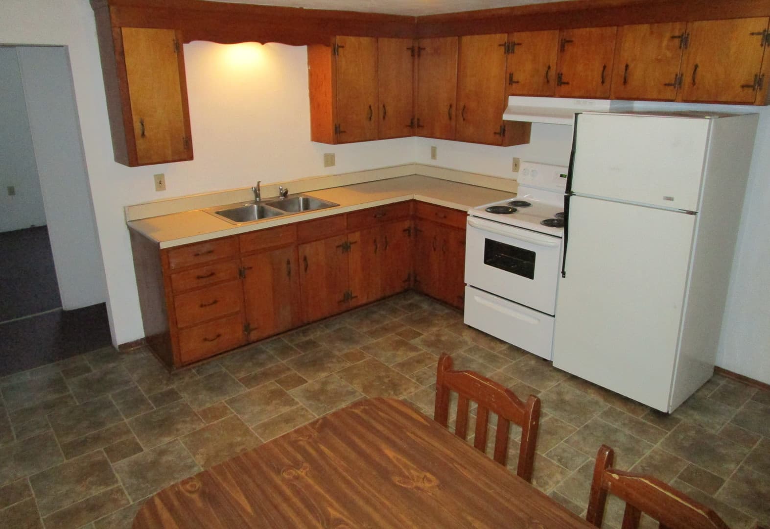 State College Apartment: 219-221-223-225 Waupelani Dr.