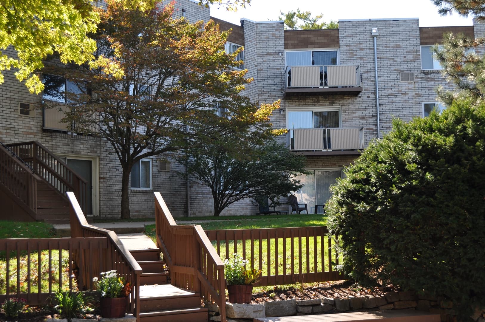 State College Apartment: 411 Waupelani Dr.