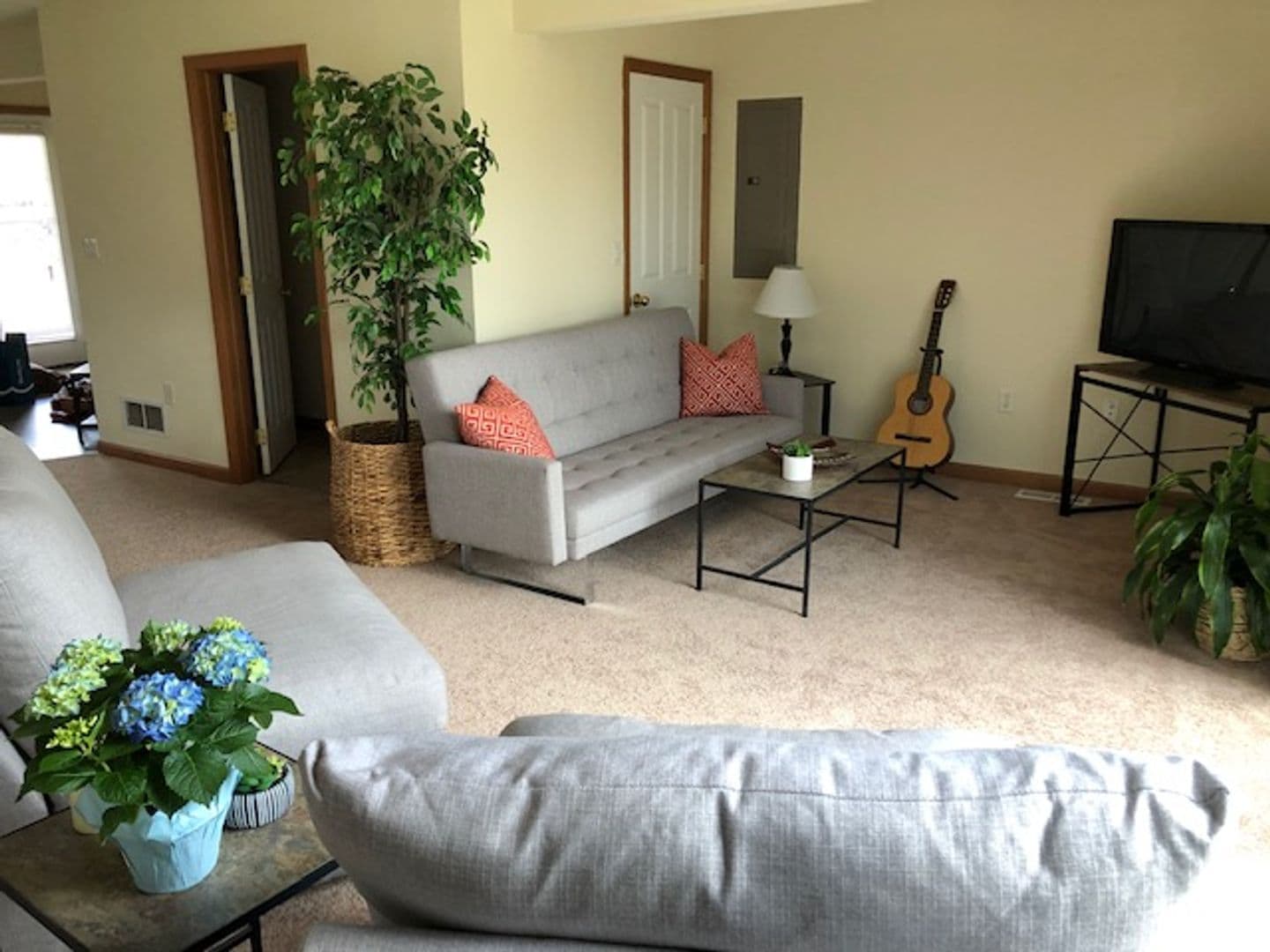 State College Apartment: 303 Farmstead Ln