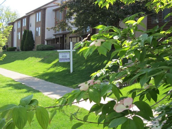 State College Apartment: 728 Bellaire Ave.
