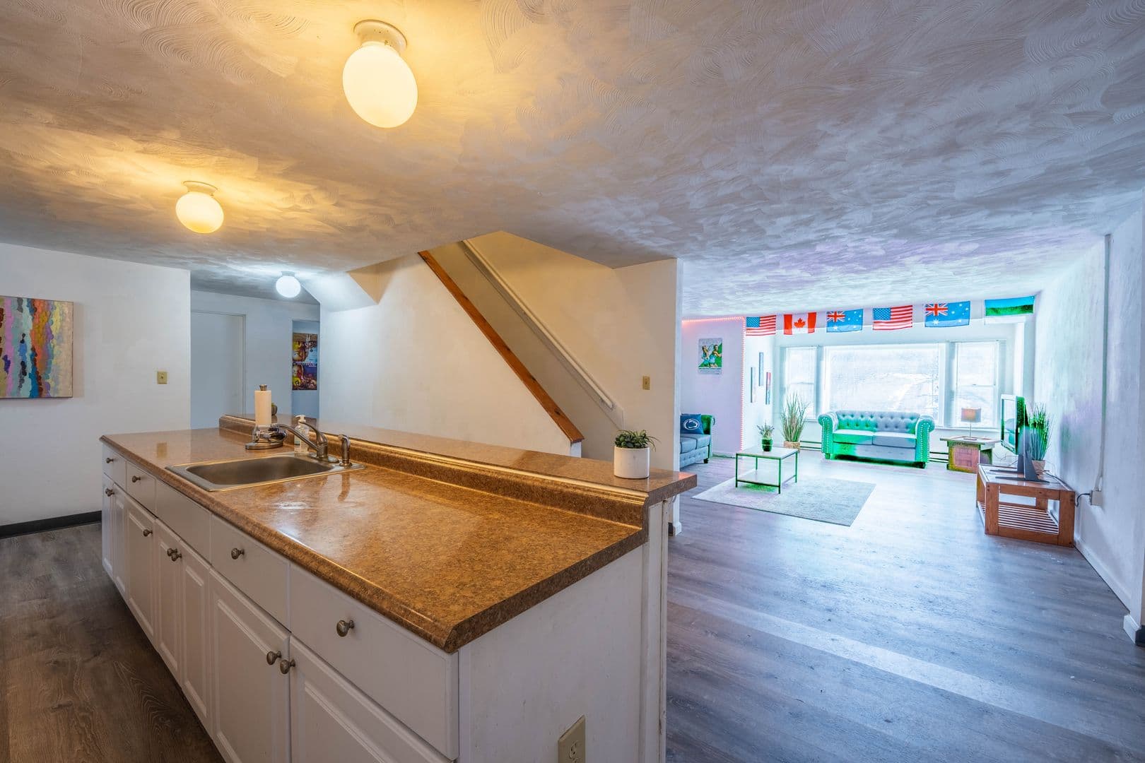 State College Apartment: 219-221-223-225 Waupelani Dr.