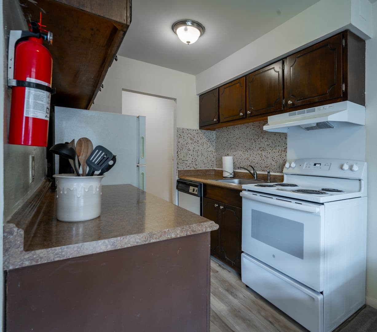 State College Apartment: 411 Waupelani Dr.