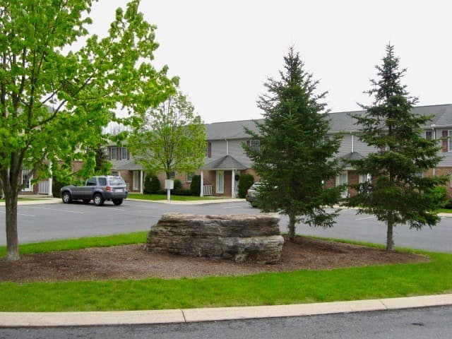 State College Apartment: 303 Farmstead Ln