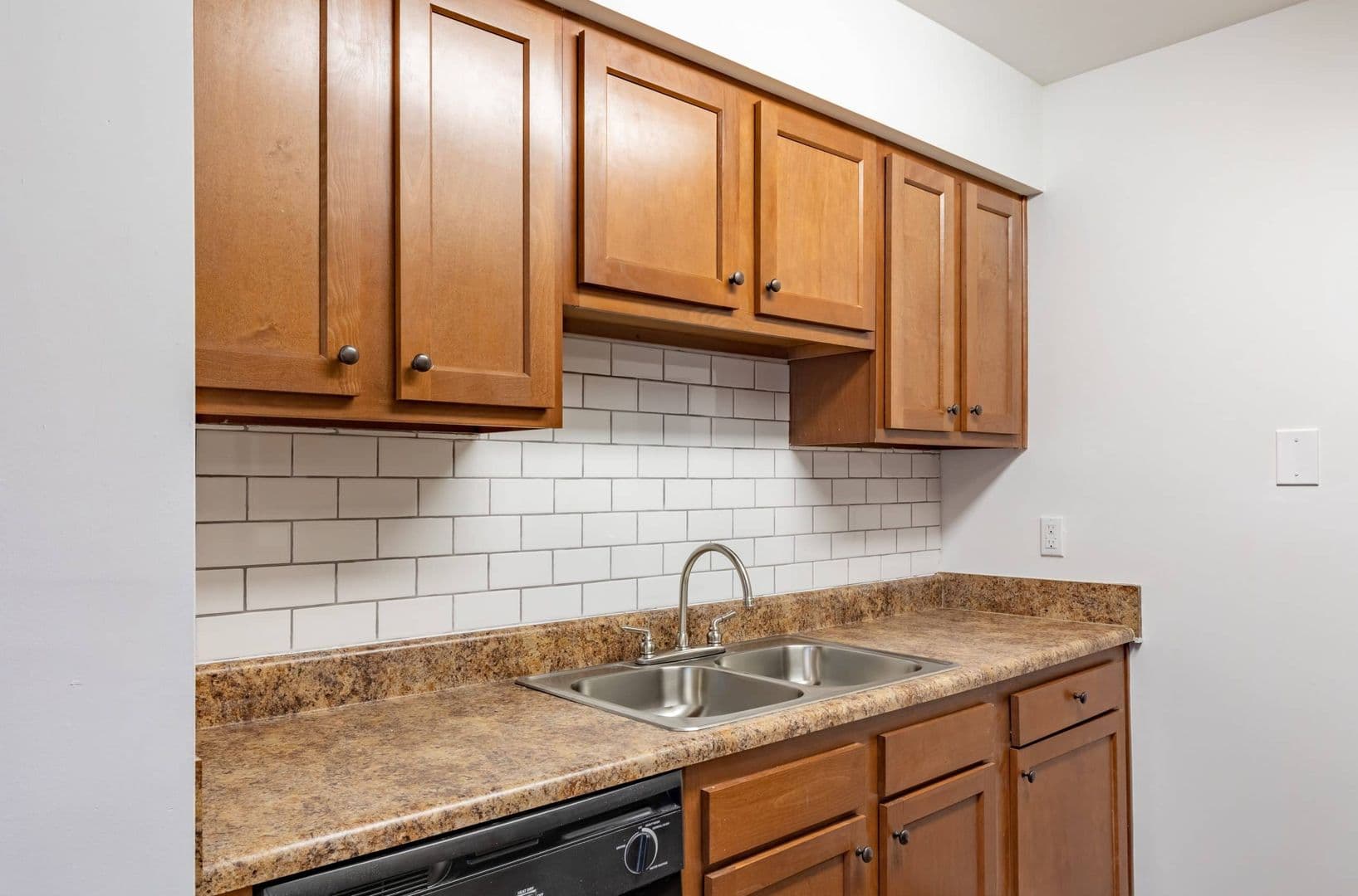 Morrow Apartment: 6668 Mt Zion Blvd