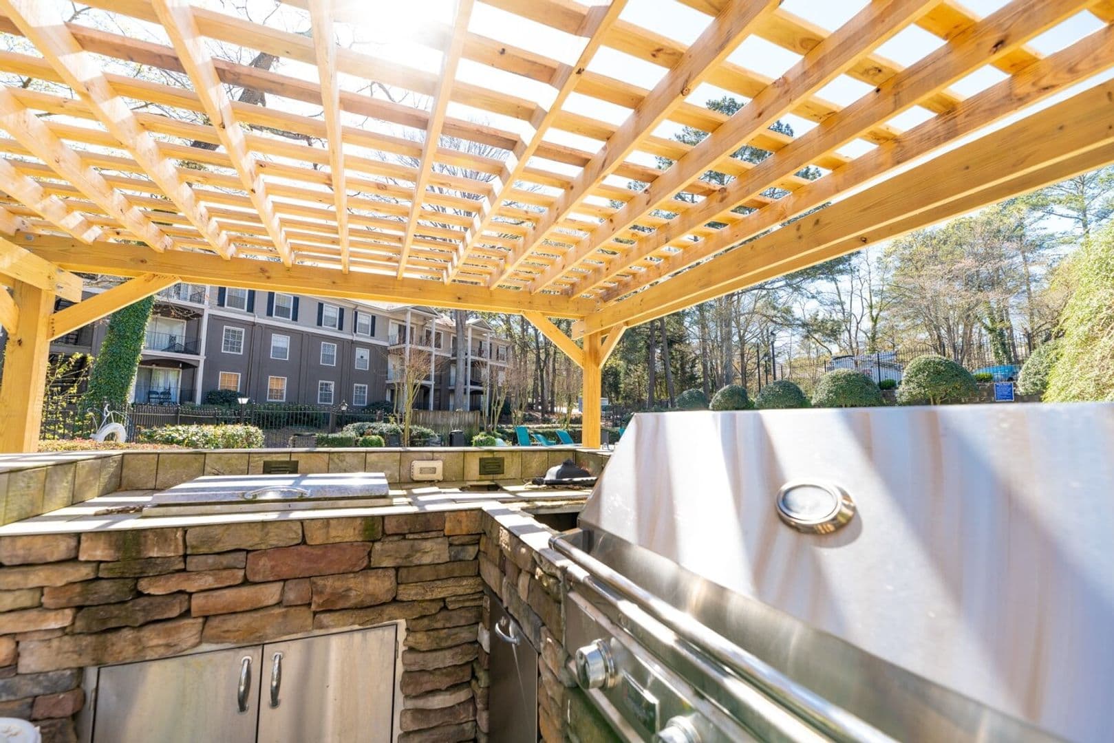 Roswell Apartment: 100 Chattahoochee Cir