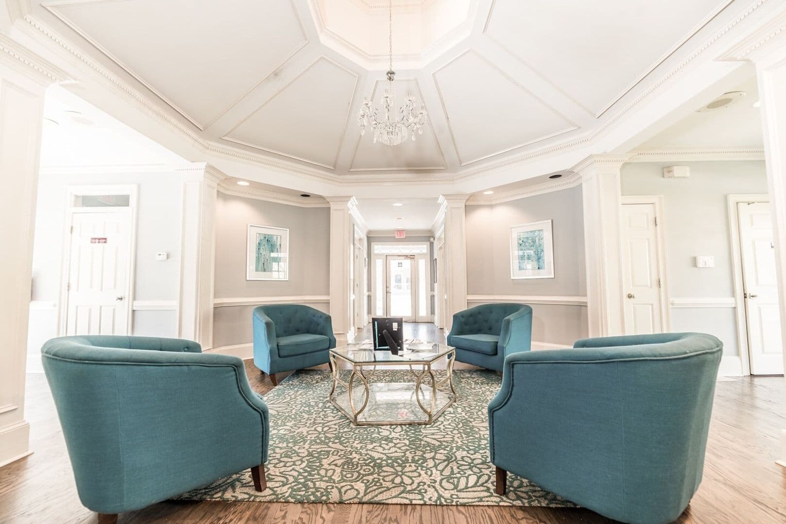 Roswell Apartment: 100 Chattahoochee Cir