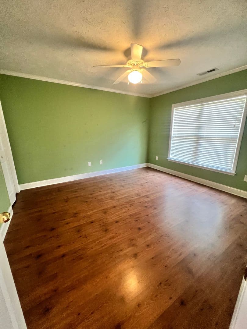 New Bern House: 403 Neuchatel Road