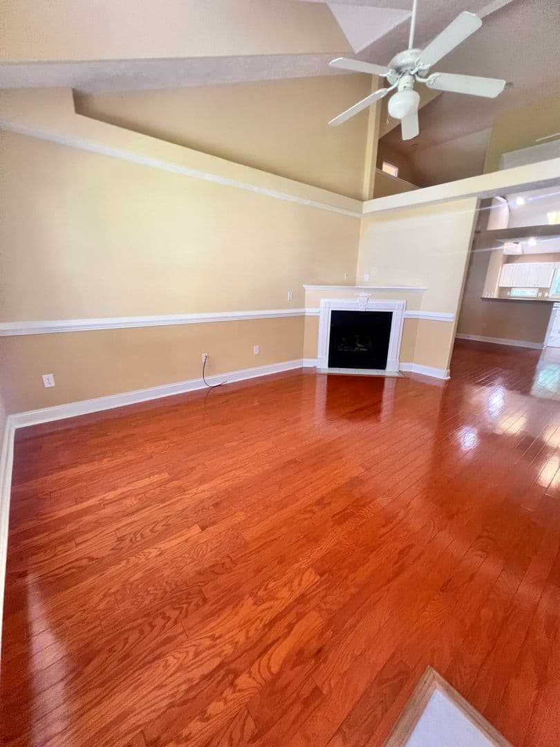 New Bern House: 403 Neuchatel Road
