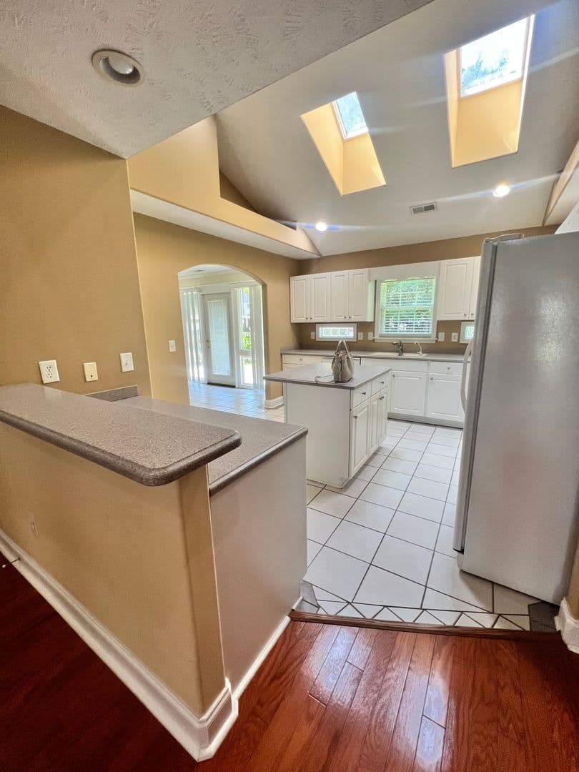 New Bern House: 403 Neuchatel Road