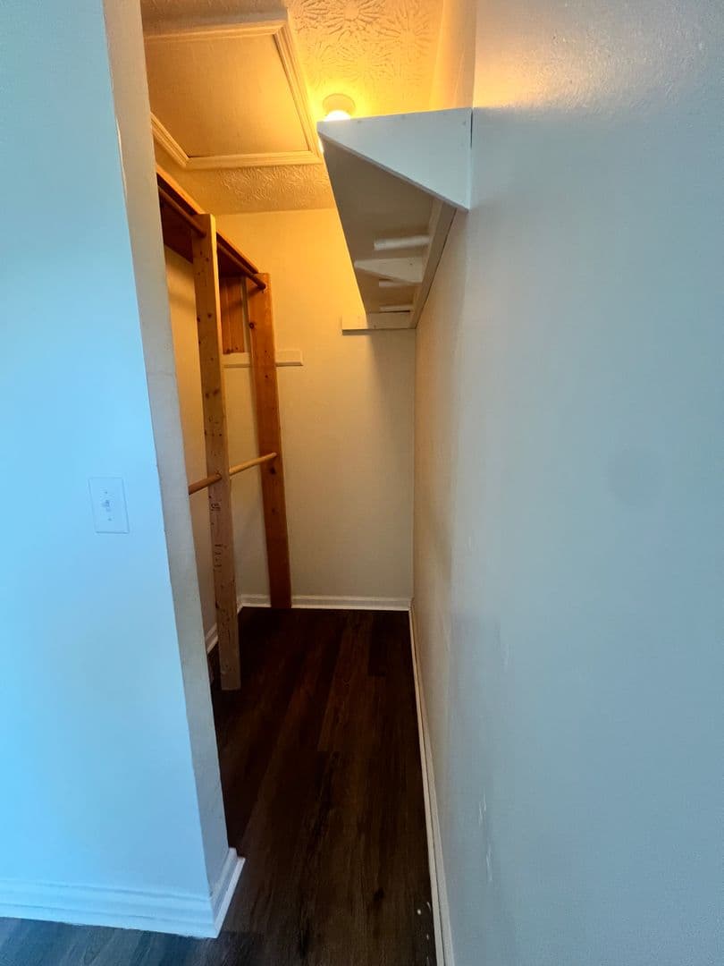 New Bern House: 401 Pine St. Apt B