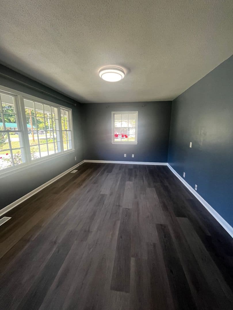 New  Bern House: 3020 Madison Ave