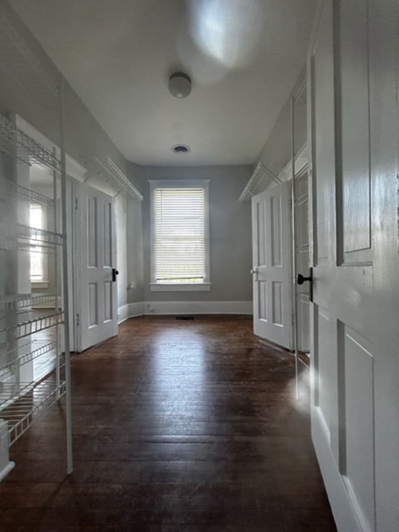 New Bern Apartment: 412 Johnson St