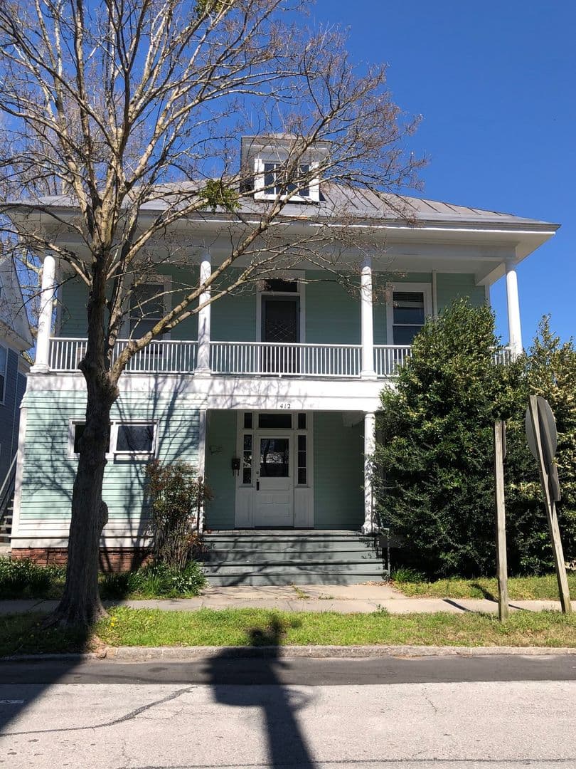 New Bern Apartment: 412 Johnson St