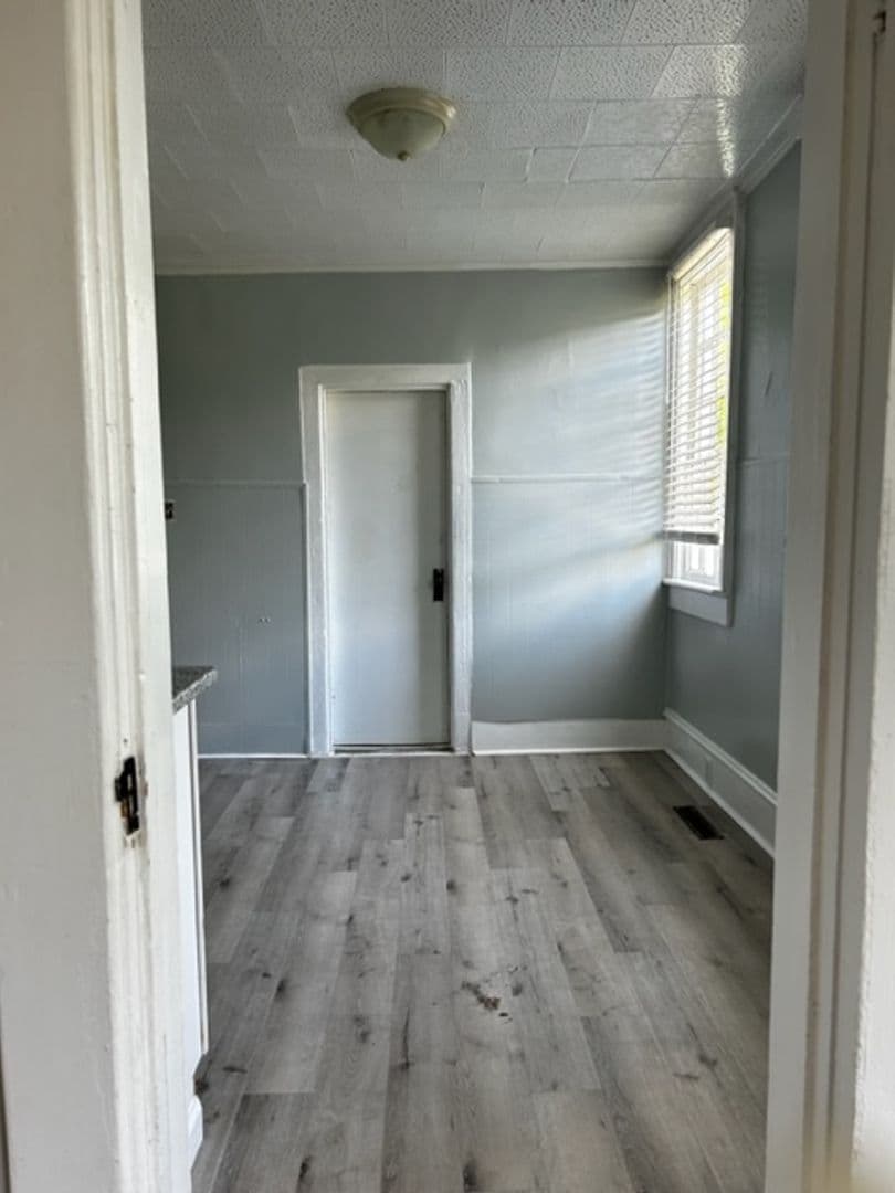 New Bern Apartment: 412 Johnson St