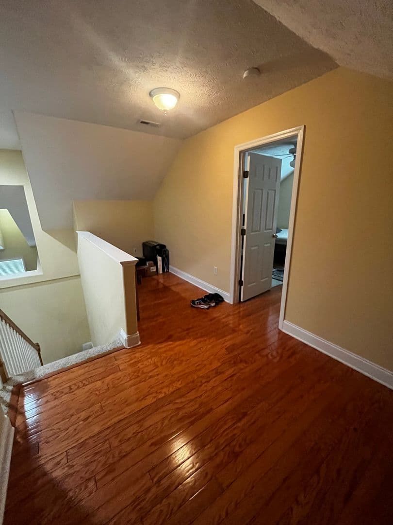 New Bern House: 403 Neuchatel Road