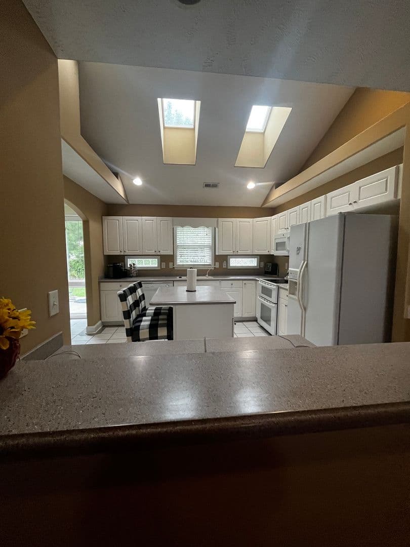 New Bern House: 403 Neuchatel Road