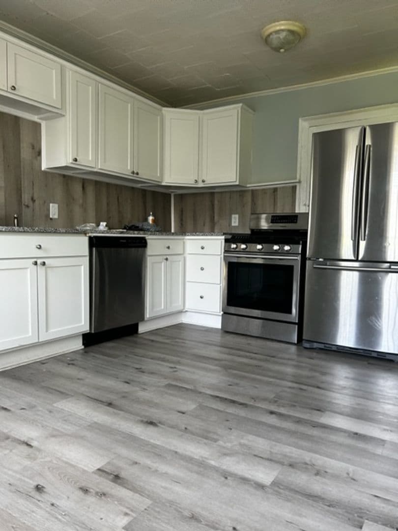New Bern Apartment: 412 Johnson St
