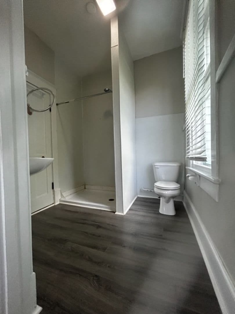 New Bern Apartment: 412 Johnson St