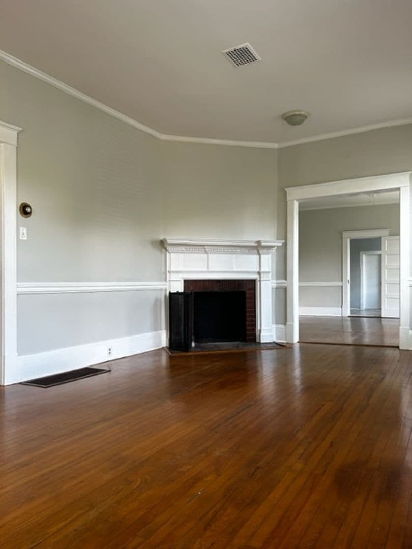 New Bern Apartment: 412 Johnson St