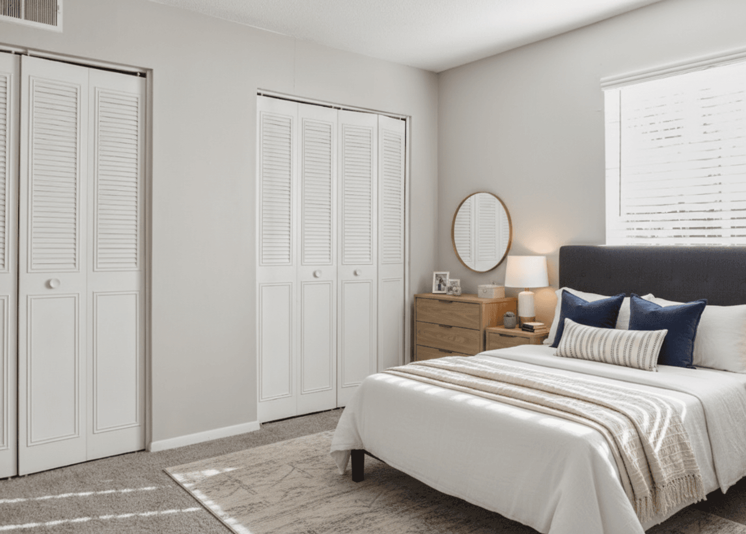 Kansas City Apartment: 1520 E 97th