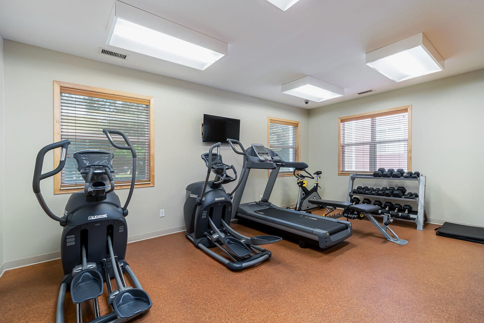 Des Moines Apartment: 1646 Hull Ave