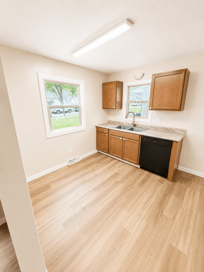 Des Moines Apartment: 2901 Boston Ave