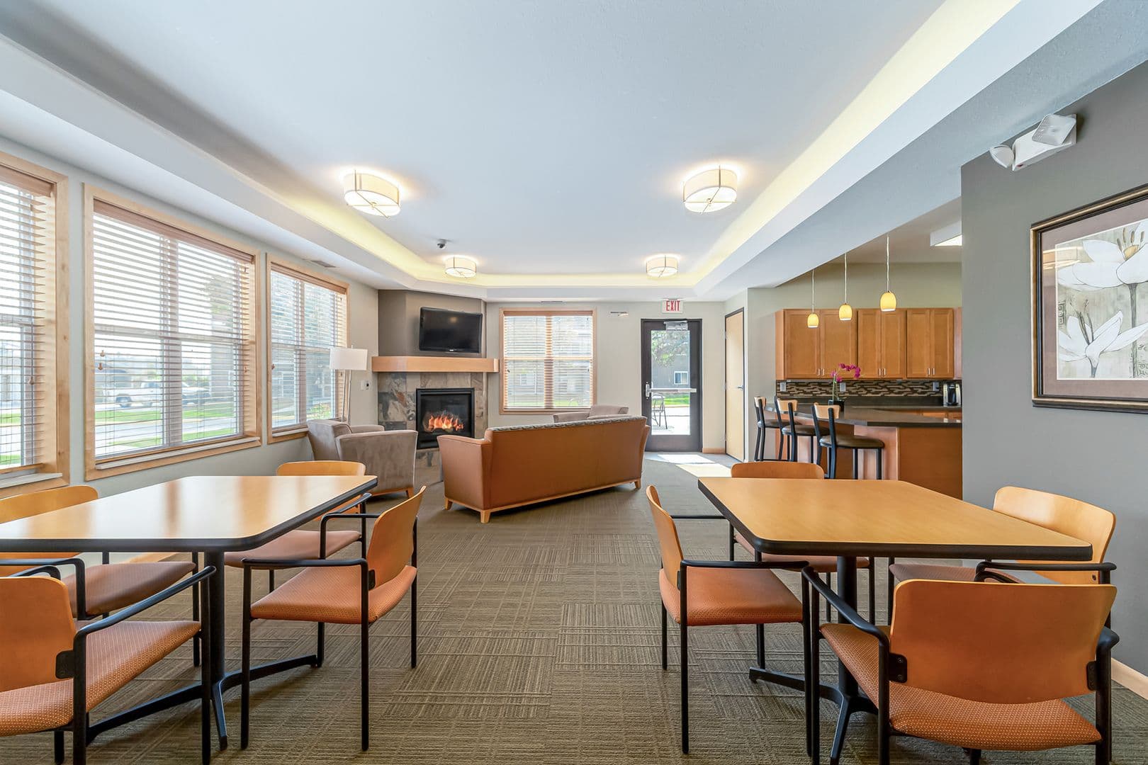 Des Moines Apartment: 1646 Hull Ave
