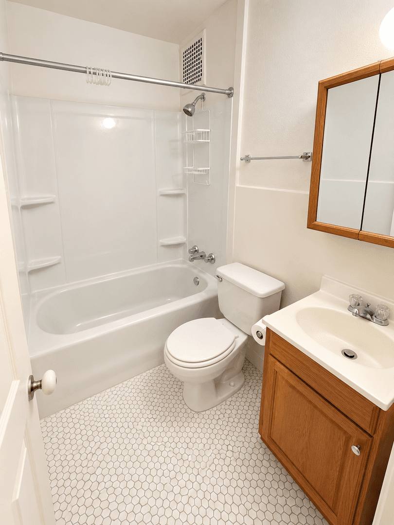 Des Moines Apartment: 3323 Ingersoll Ave