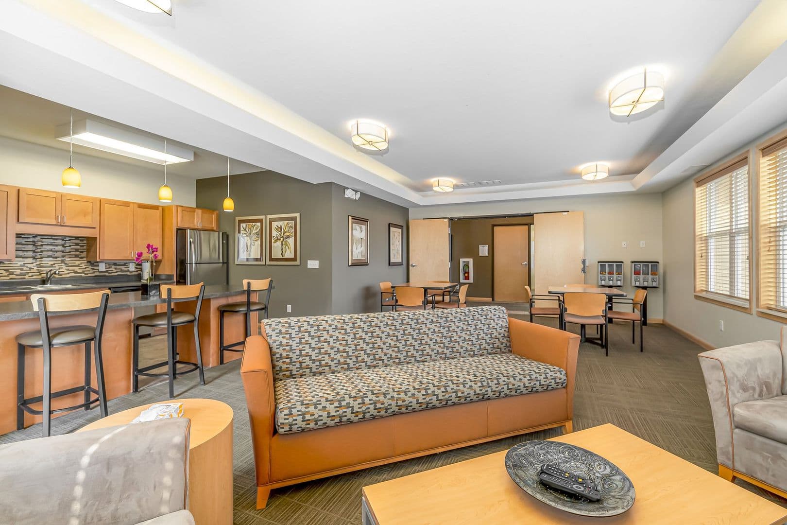 Des Moines Apartment: 1646 Hull Ave