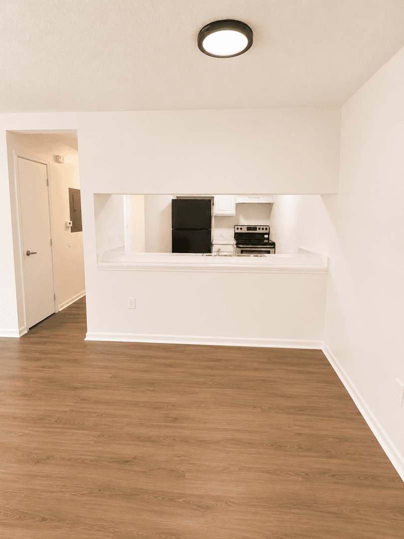 Des Moines Apartment: 2901 Boston Ave