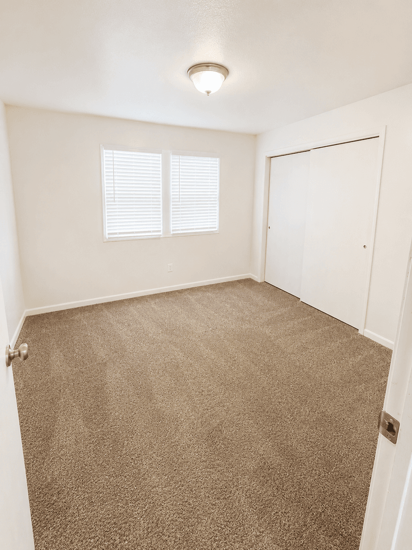 Des Moines Apartment: 2901 Boston Ave