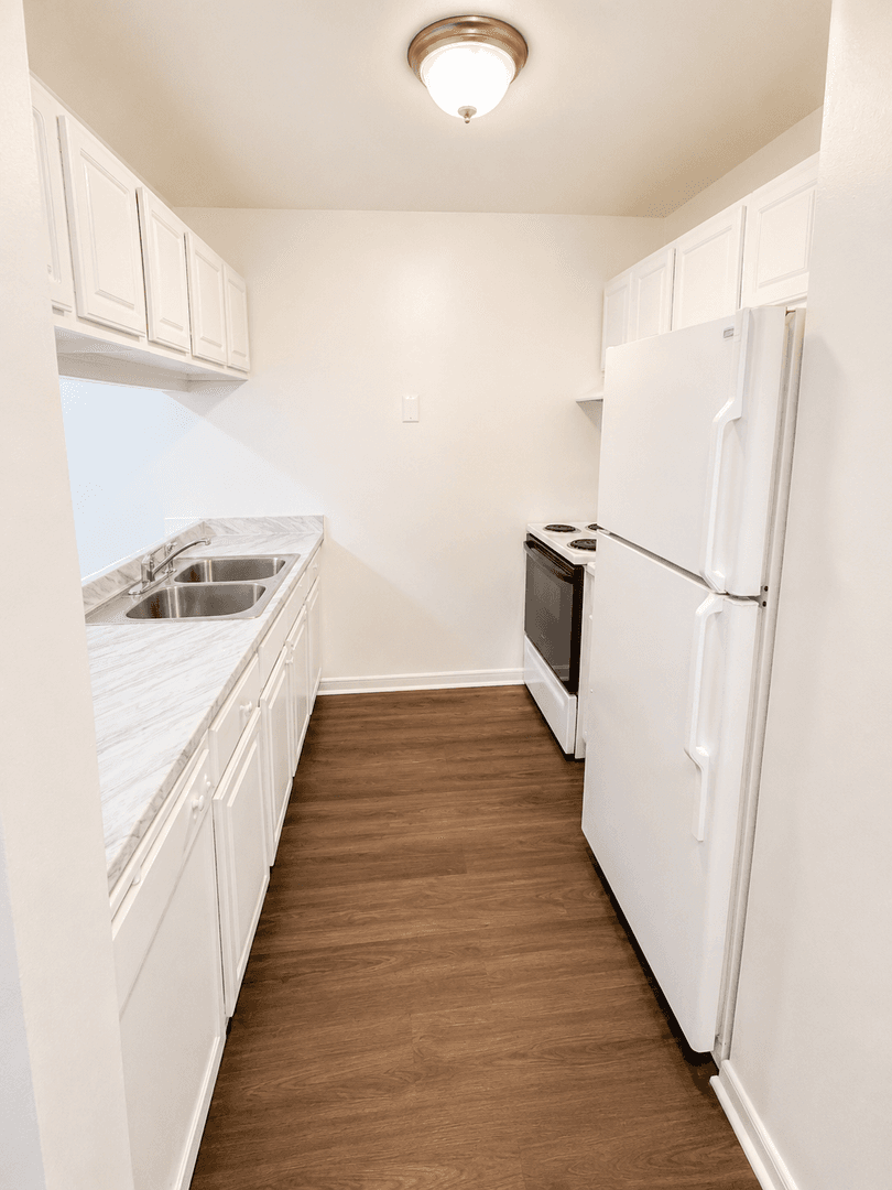 Des Moines Apartment: 2901 Boston Ave