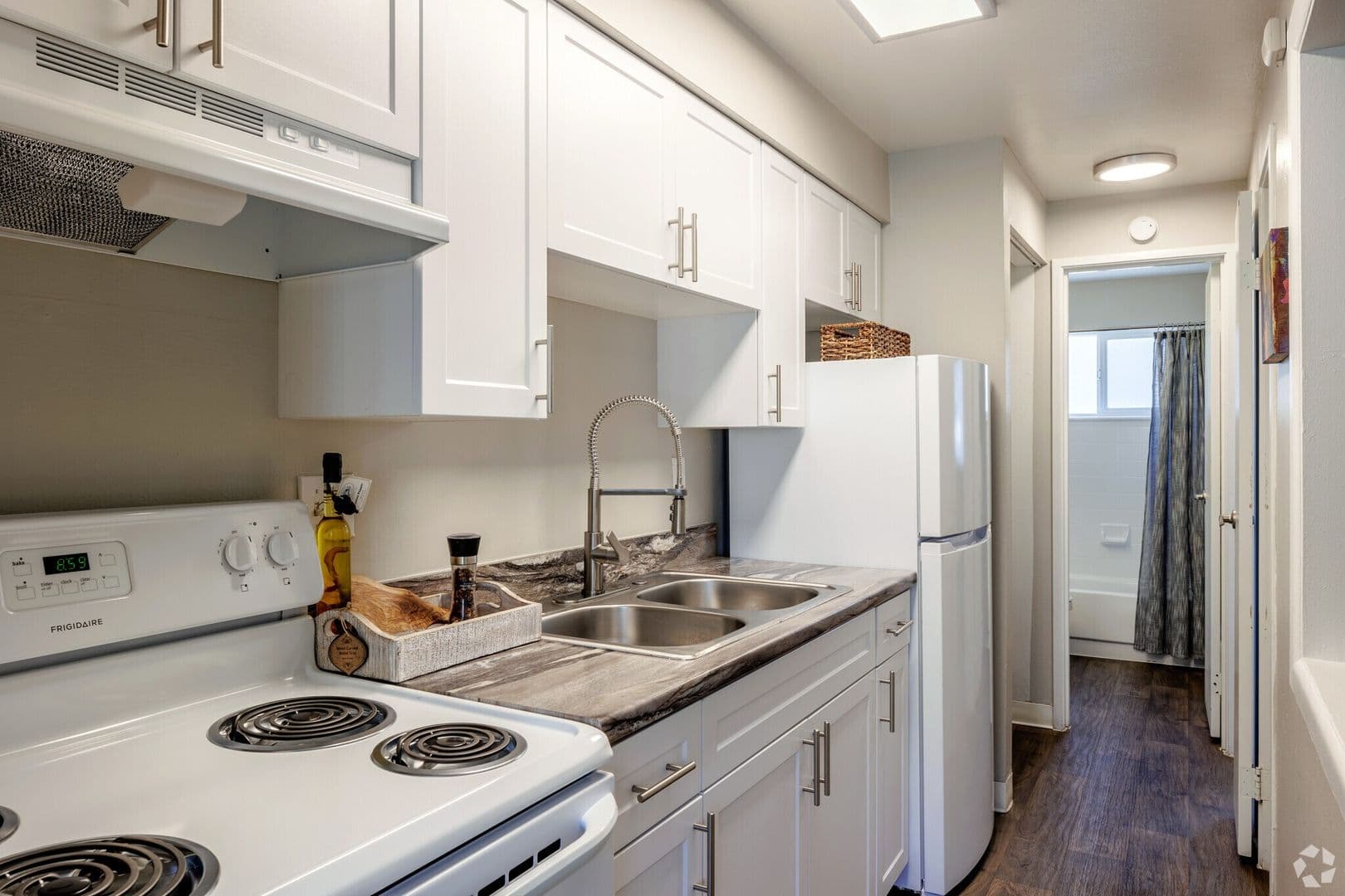 Aurora Apartment: 10785 E. Exposition Ave.