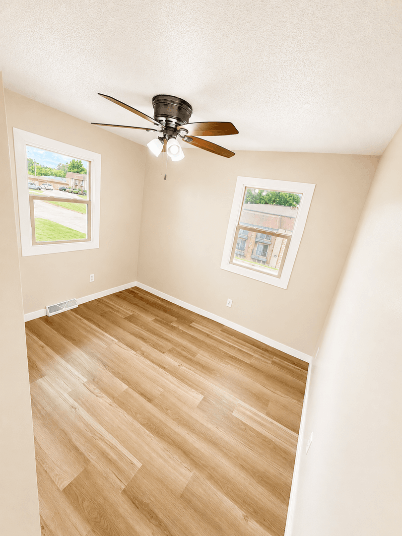 Des Moines Apartment: 2901 Boston Ave