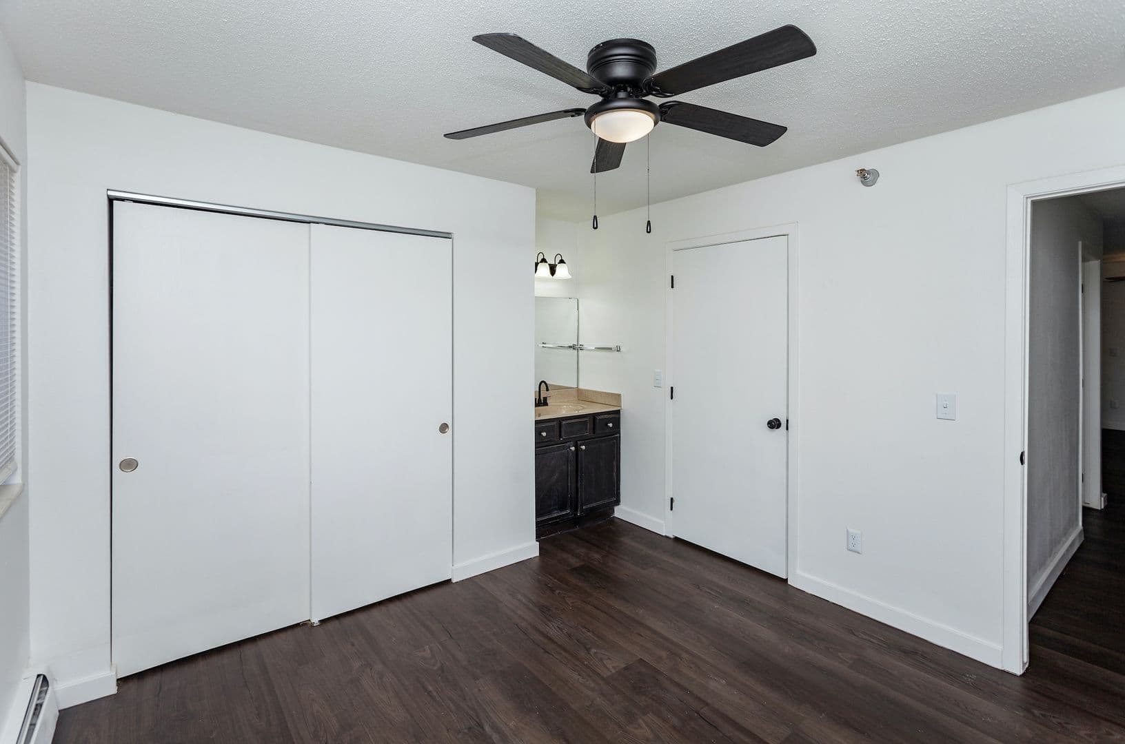 Des Moines Apartment: 1646 Hull Ave