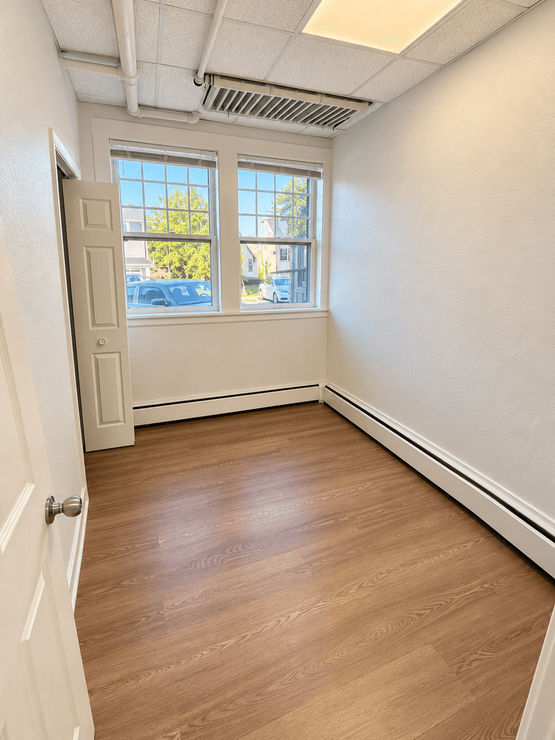 Des Moines Apartment: 3323 Ingersoll Ave