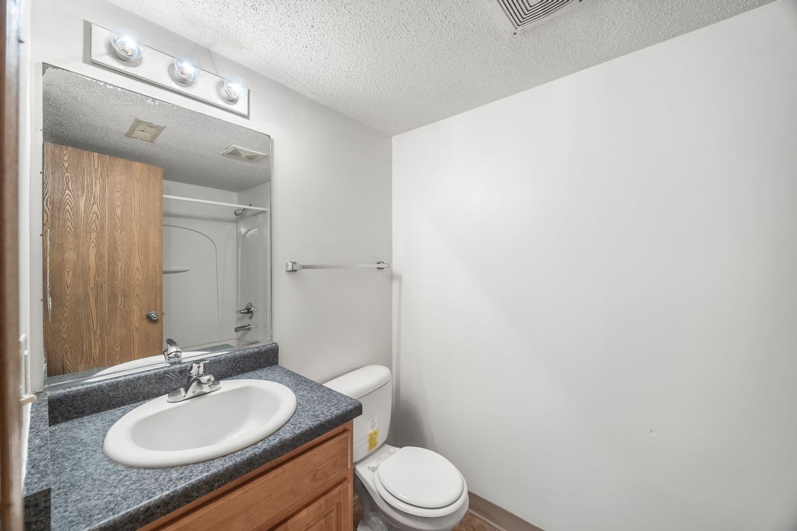 Des Moines Apartment: 2901 Boston Ave